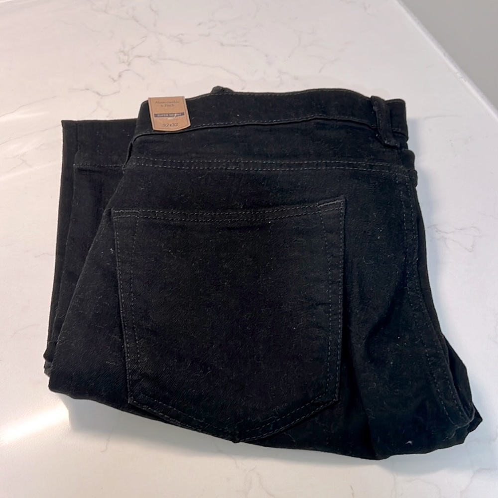 NWT Abercrombie & Fitch Black denim 32x32